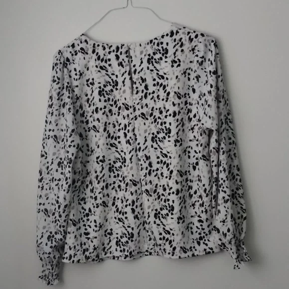 Women's blouse,size Large,white, pink, and black excellent condition, Melloday - Picture 3 of 3